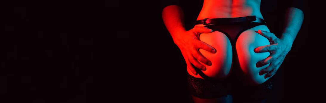 How to Sext Safely Online as an Adult